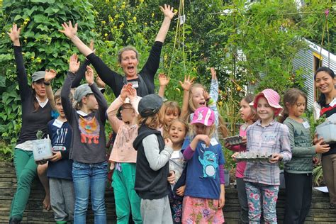 Morag Gamble : Our Permaculture Life .